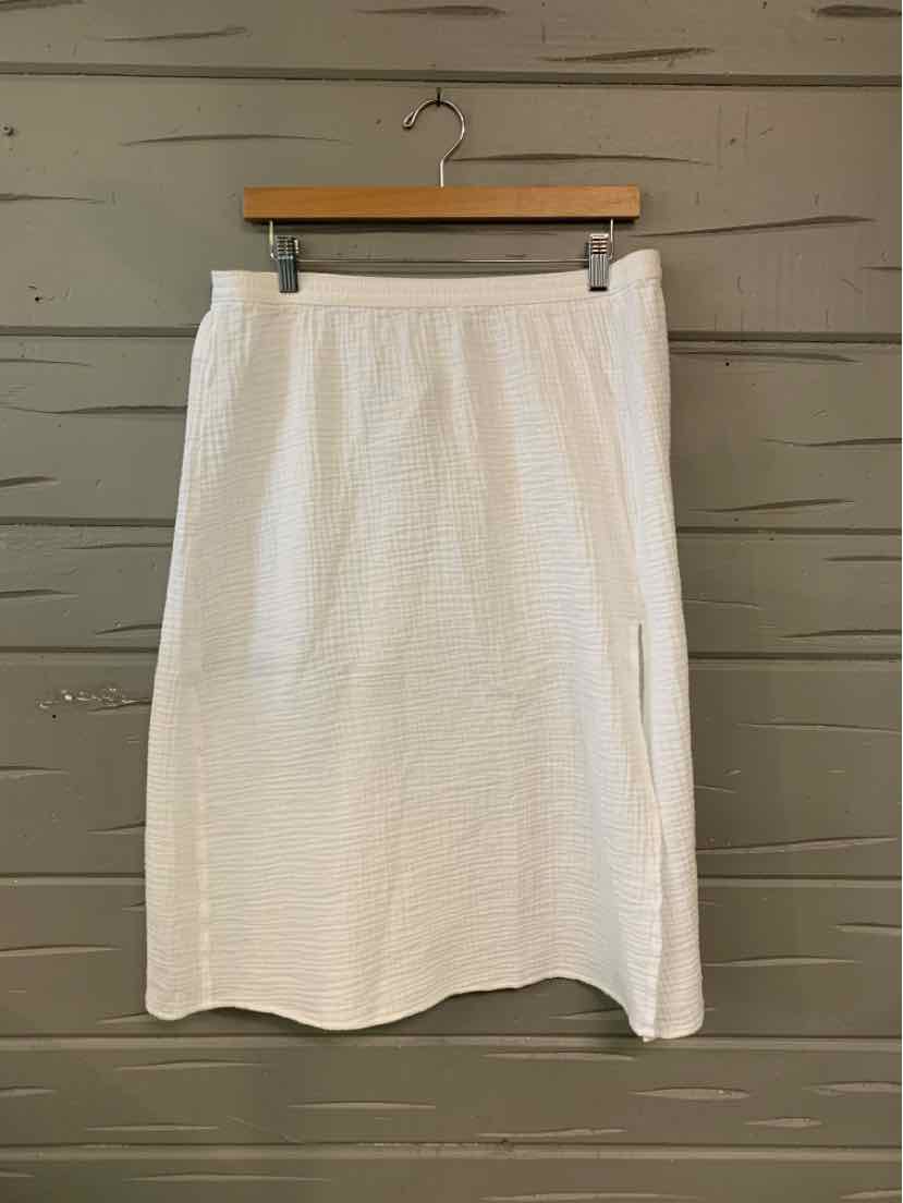 W JCREW WH Size MED SK