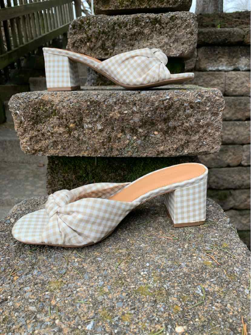 Tan gingham mule with block heel and knotted front detail, size 6.