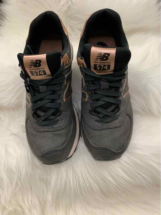 W NEW BALANCE GY Size 7 SNEAKER