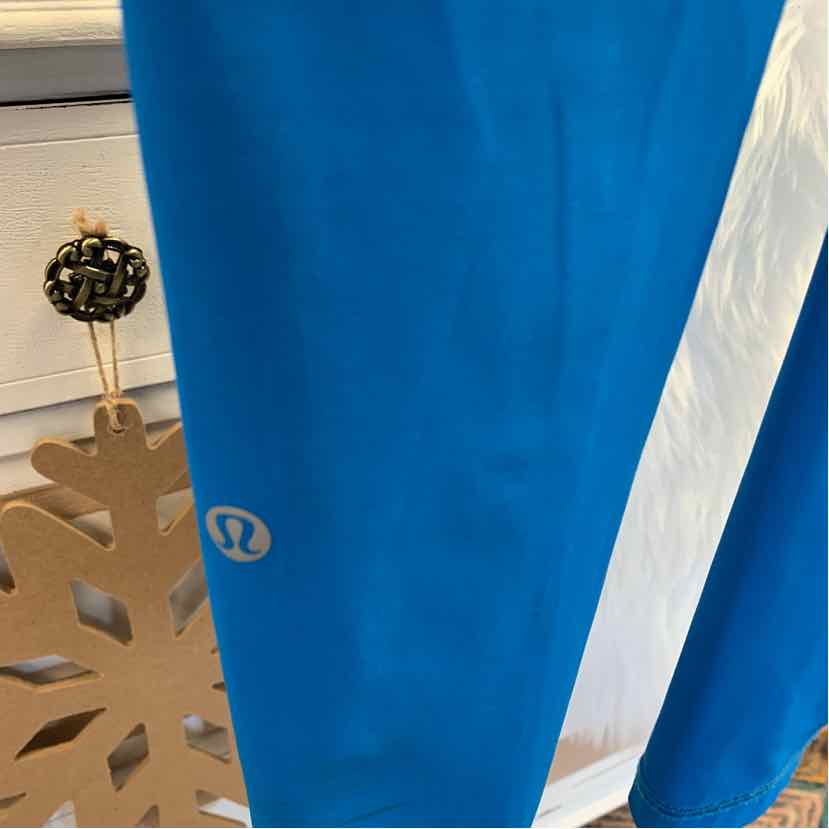 W LULULEMON BL Size 2 AW