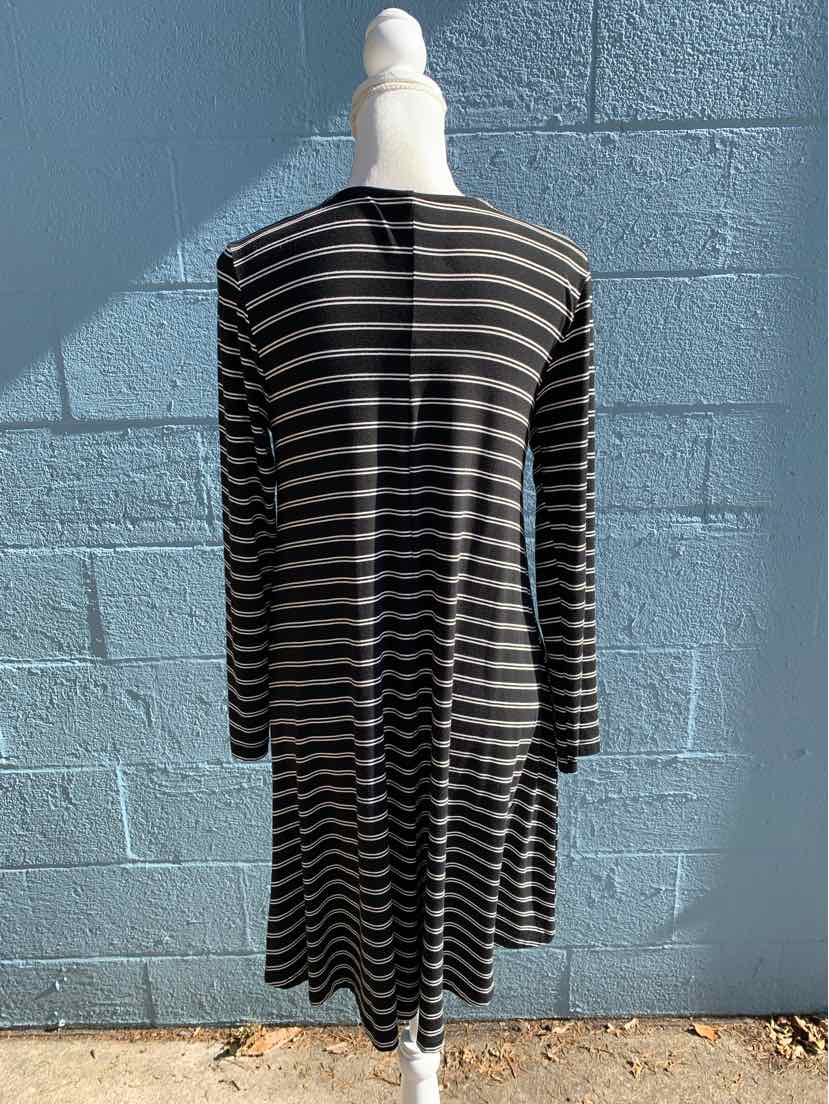 W OLD NAVY BK Size SM DR