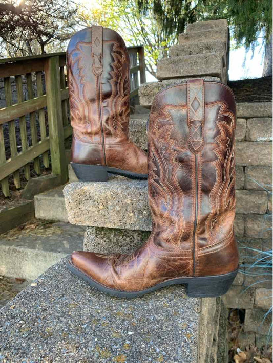 Brown leather western boots with intricate stitching and square toes, size 8.