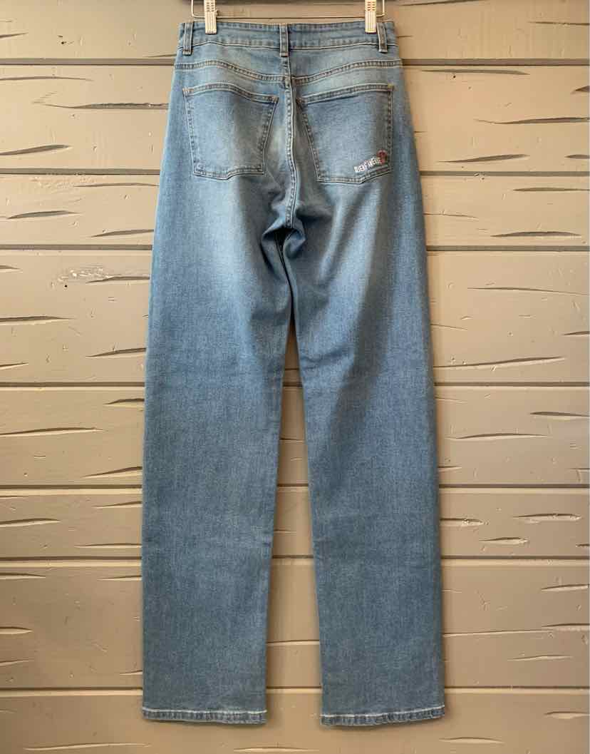 W DJERF AVENUE BL Size 4 J