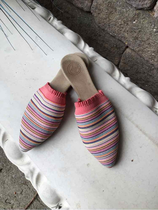 Slip-on shoes with multicolored horizontal stripes and a pink elastic collar, size 7.5.