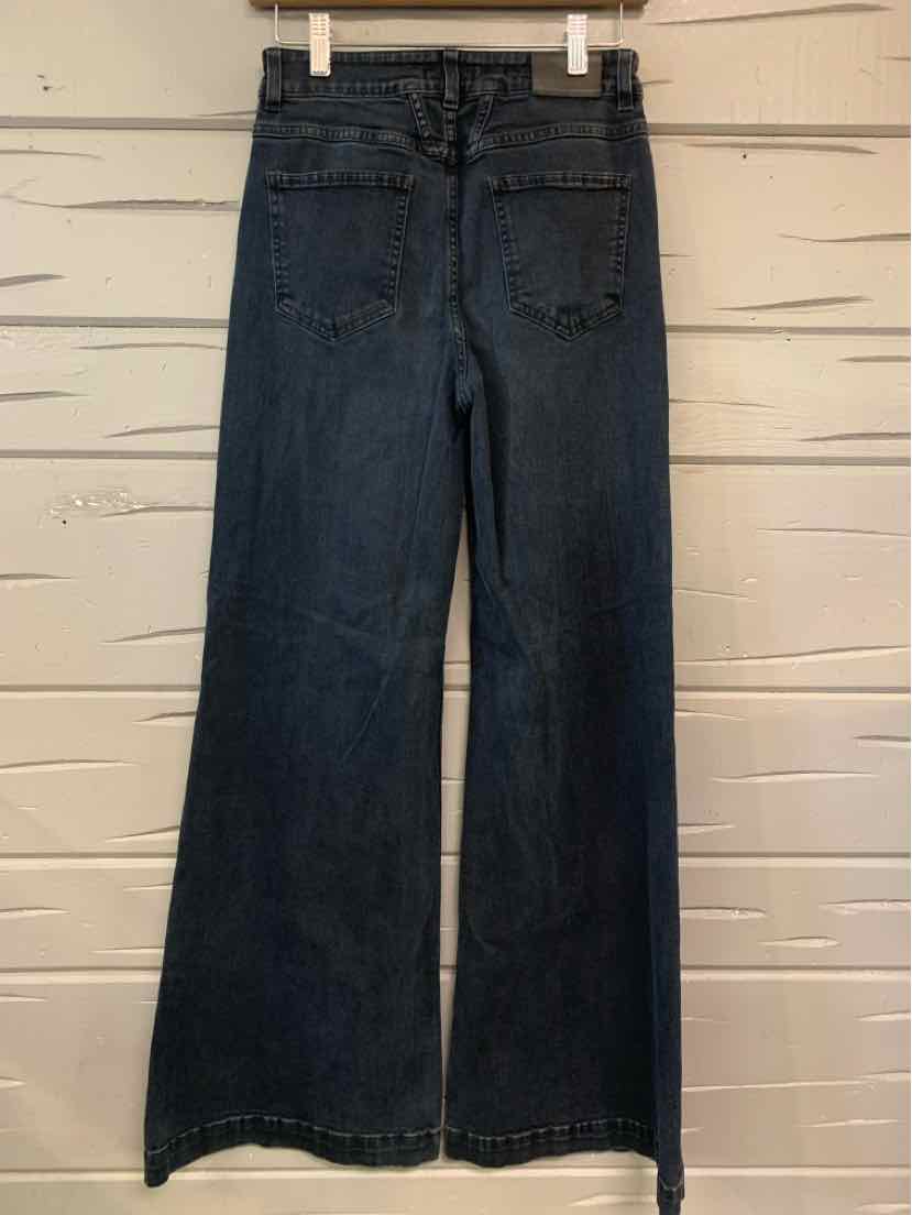 W closed BK Size 6 J