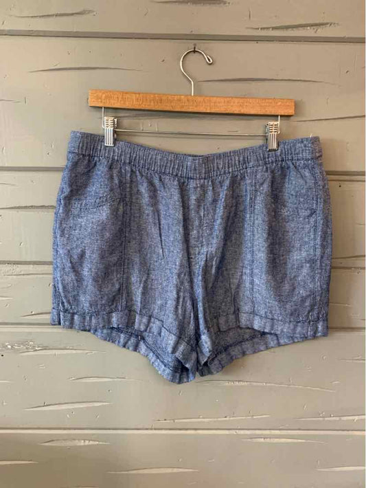 Blue linen blend women's shorts with elastic waistband and cuffed hems, size large.