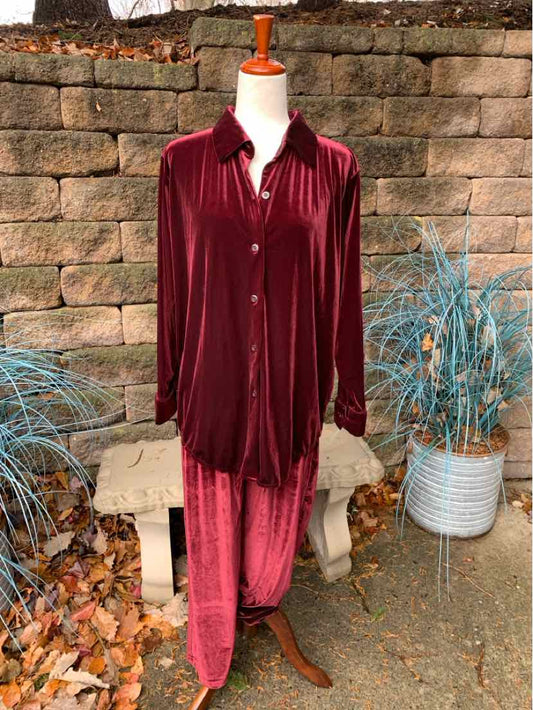 W CAROLYN TAYLOR BURG Size MED 2PCSET