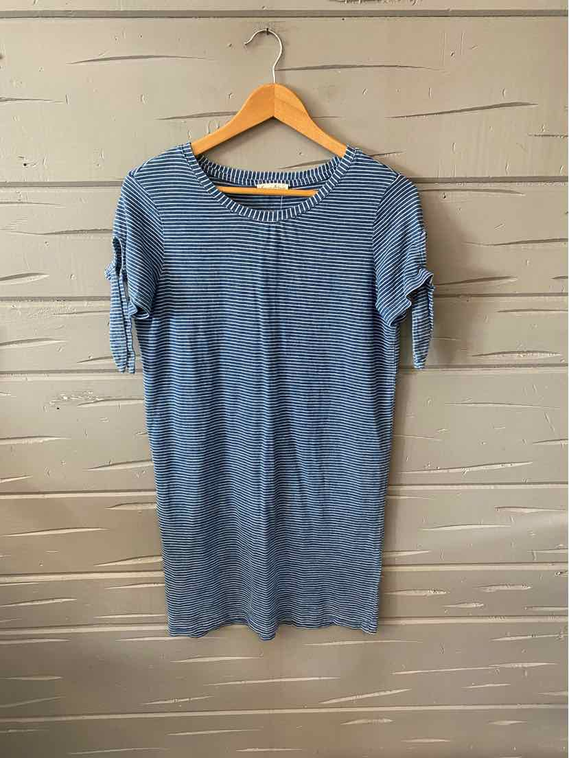 Blue short-sleeve knit dress with subtle stripes, round neckline, and relaxed fit on wooden hanger.