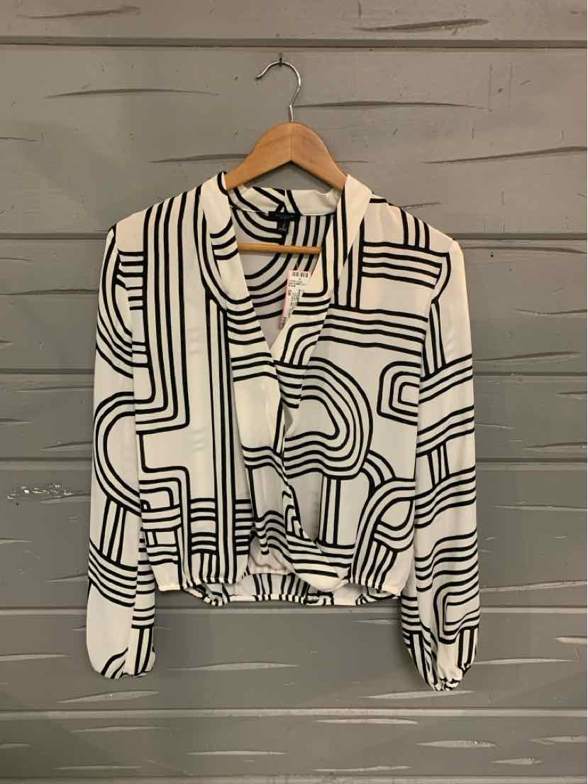 W ANN TAYLOR WH Size SM T