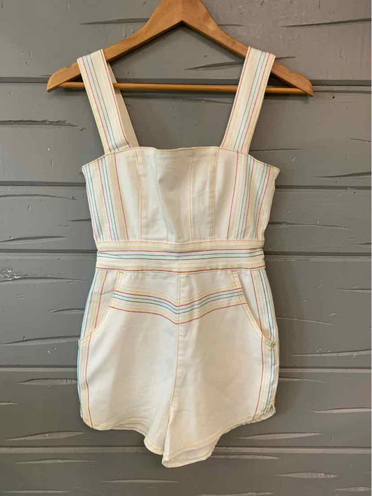 W URBAN OUTFITTERS WH Size SM JSSHTS