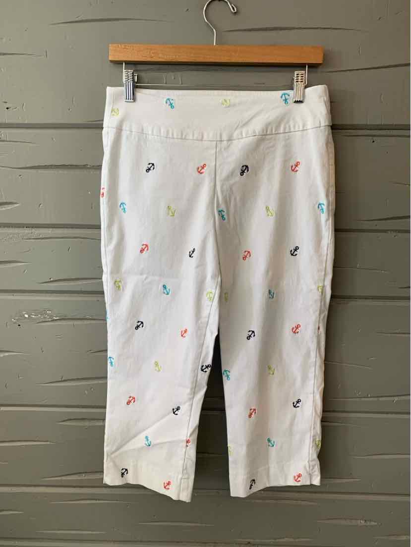 White cropped leggings with multicolored anchor prints and elastic waistband.