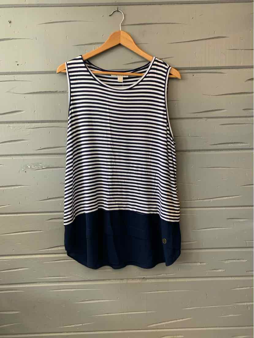 Sleeveless Michael Kors striped tank top with navy hem in size 1X hanging on wooden hanger.