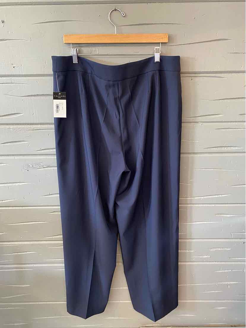W TAHARI NY Size 18 P
