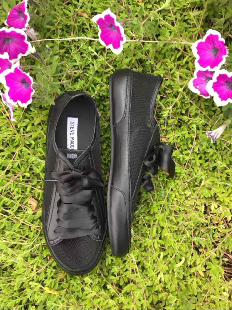 W STEVE MADDEN BK Size 38 SHOE