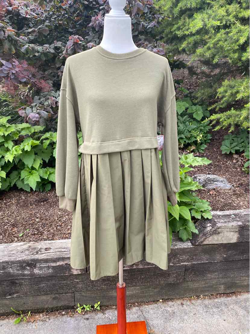 W NO LABEL GR Size XS DR