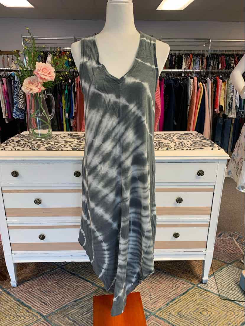 Gray and black tie-dyed sleeveless midi dress with a relaxed fit on mannequin.