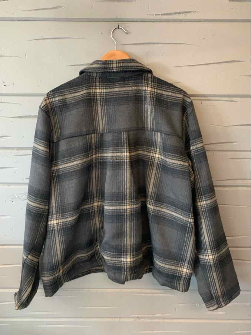 Gray plaid flannel shirt jacket with long sleeves and a relaxed fit in size XXL.