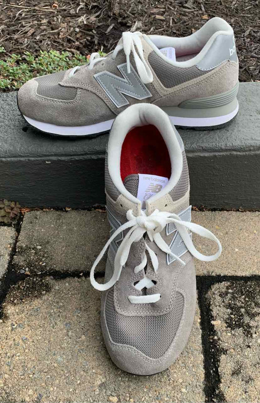 W NEW BALANCE GY Size 9.5 SNEAKER