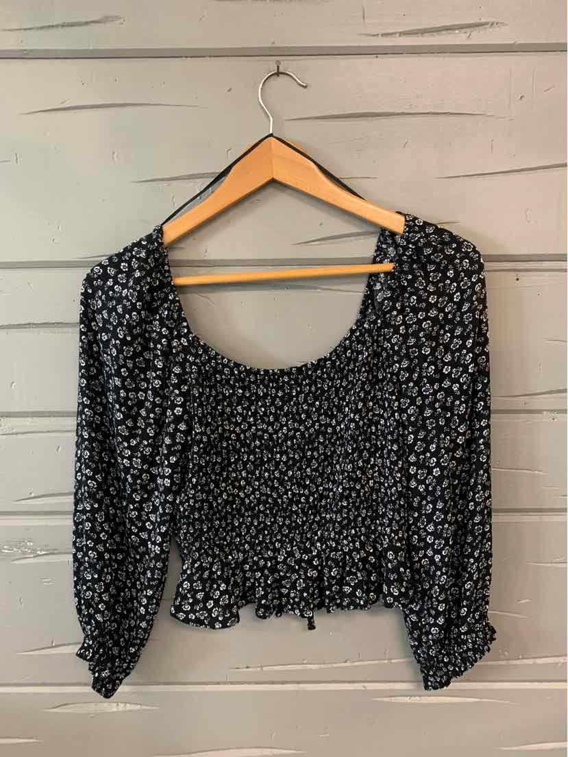 W HOLLISTER BK Size MED T