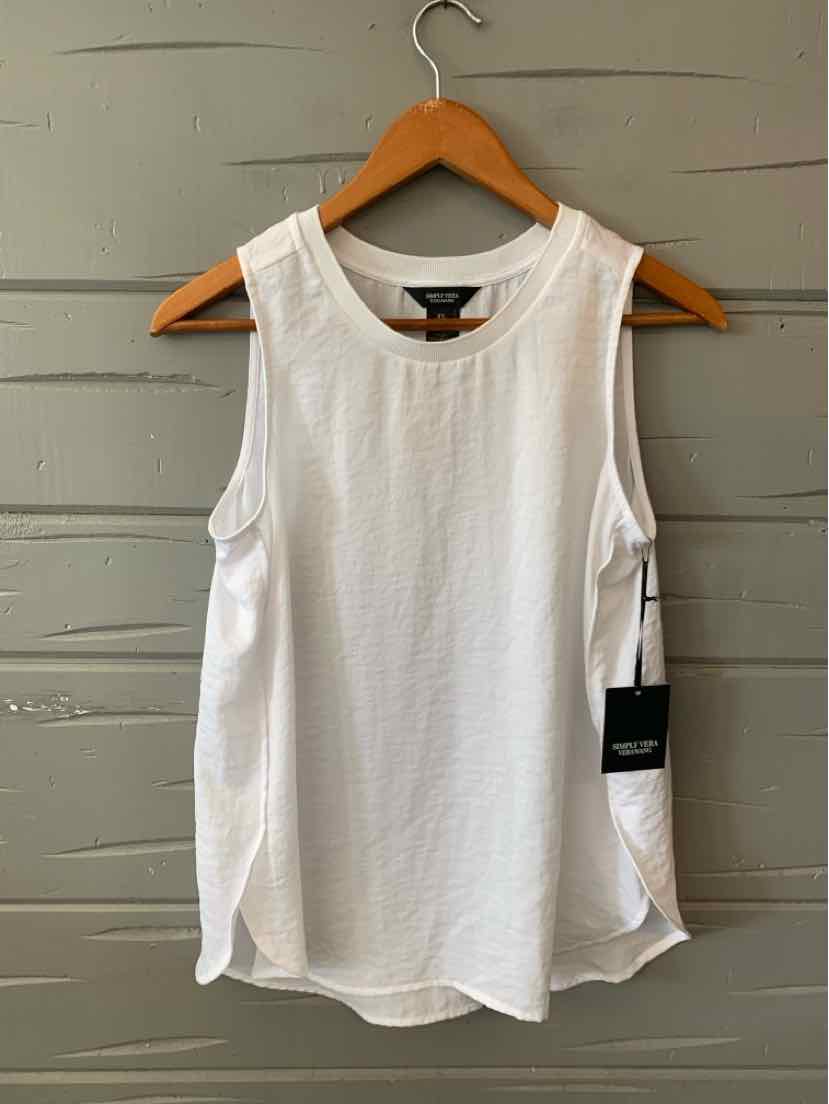 White sleeveless textured tank top with scoop neck and relaxed fit, size XS.