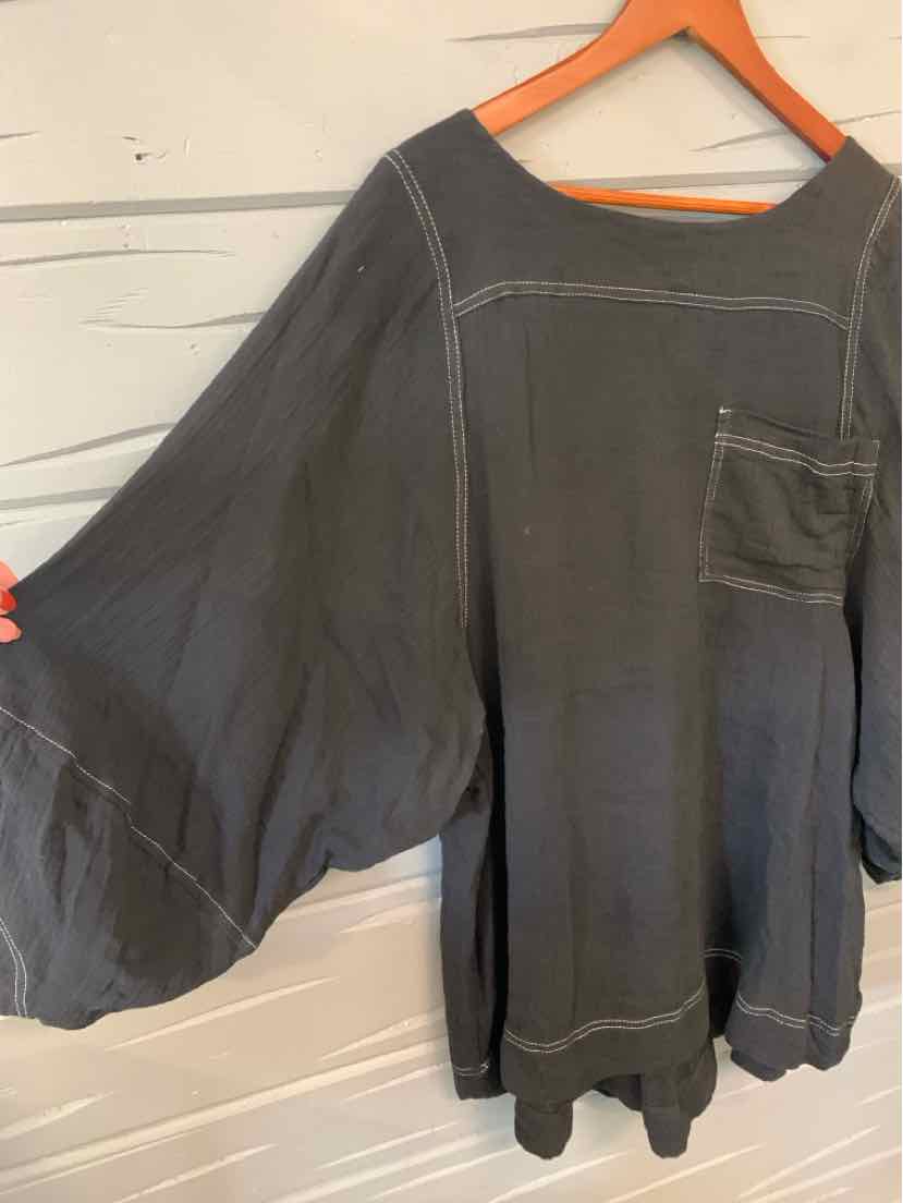 W FREE PEOPLE BK Size SM T