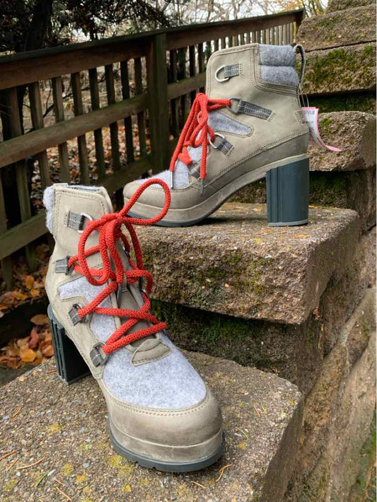 W SOREL GR Size 8.5 BOOT