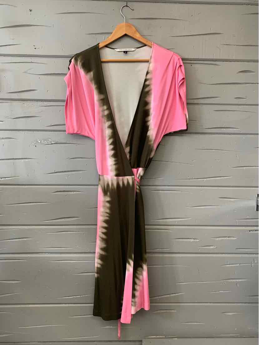 Pink and brown tie-dyed wrap dress with short sleeves and v-neck, size 6.