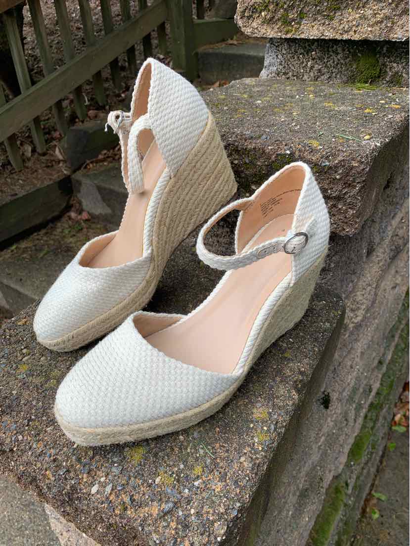 W A NEW DAY CR Size 9 SHOE