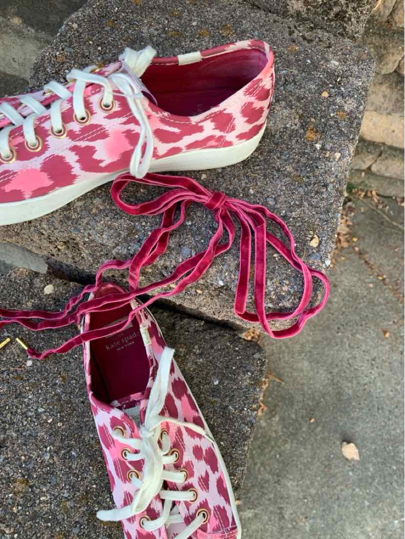 W KED PK Size 10 SNEAKER