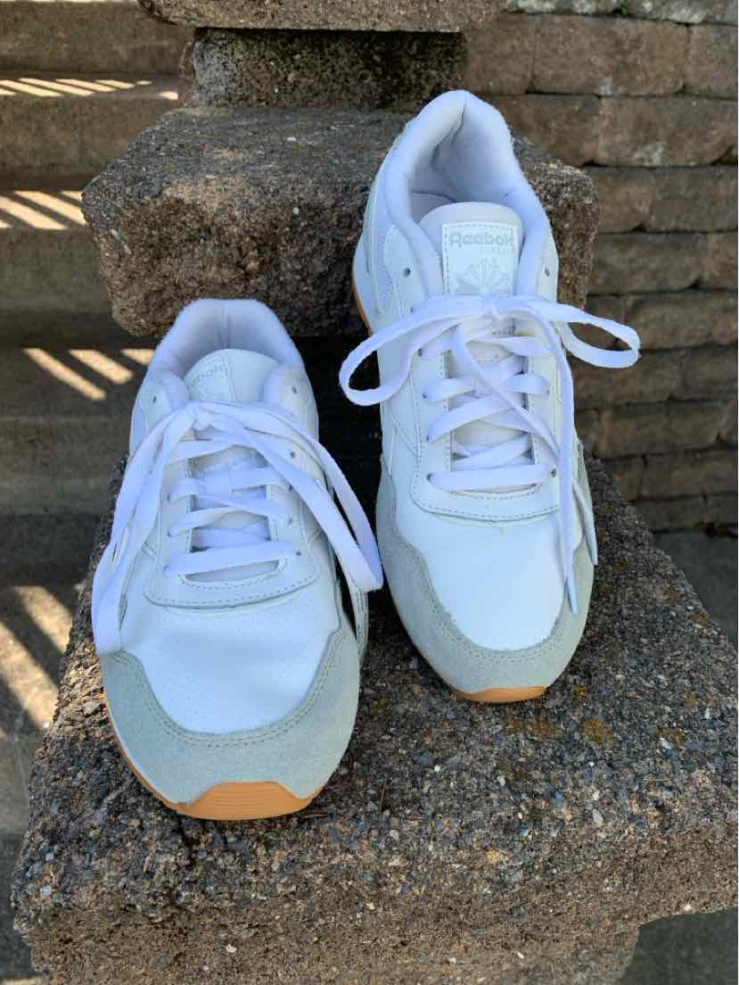 W REEBOK WH Size 8.5 SNEAKER