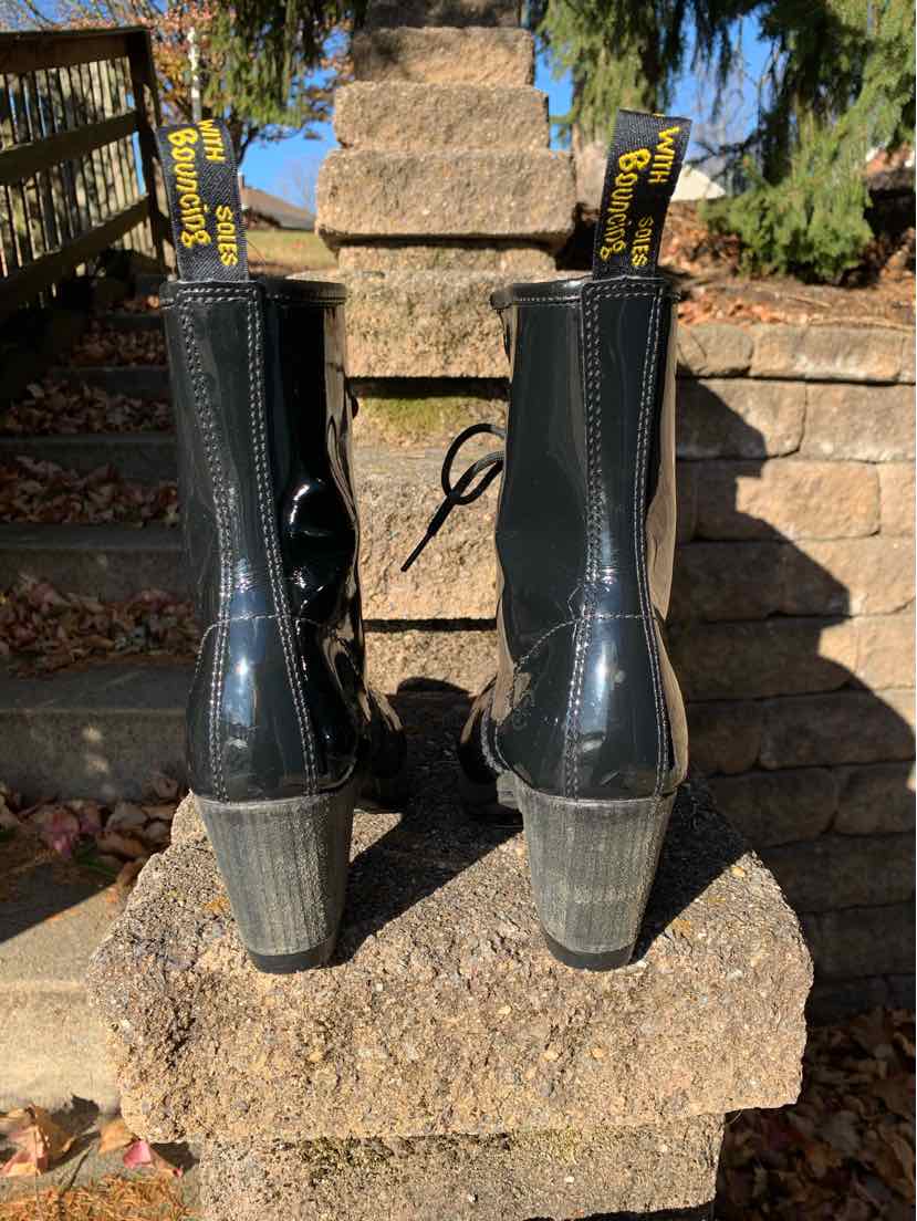 W DR. MARTENS BK Size 10 BOOT