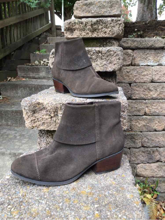 W ELLEN TRACY BR Size 9 BOOT
