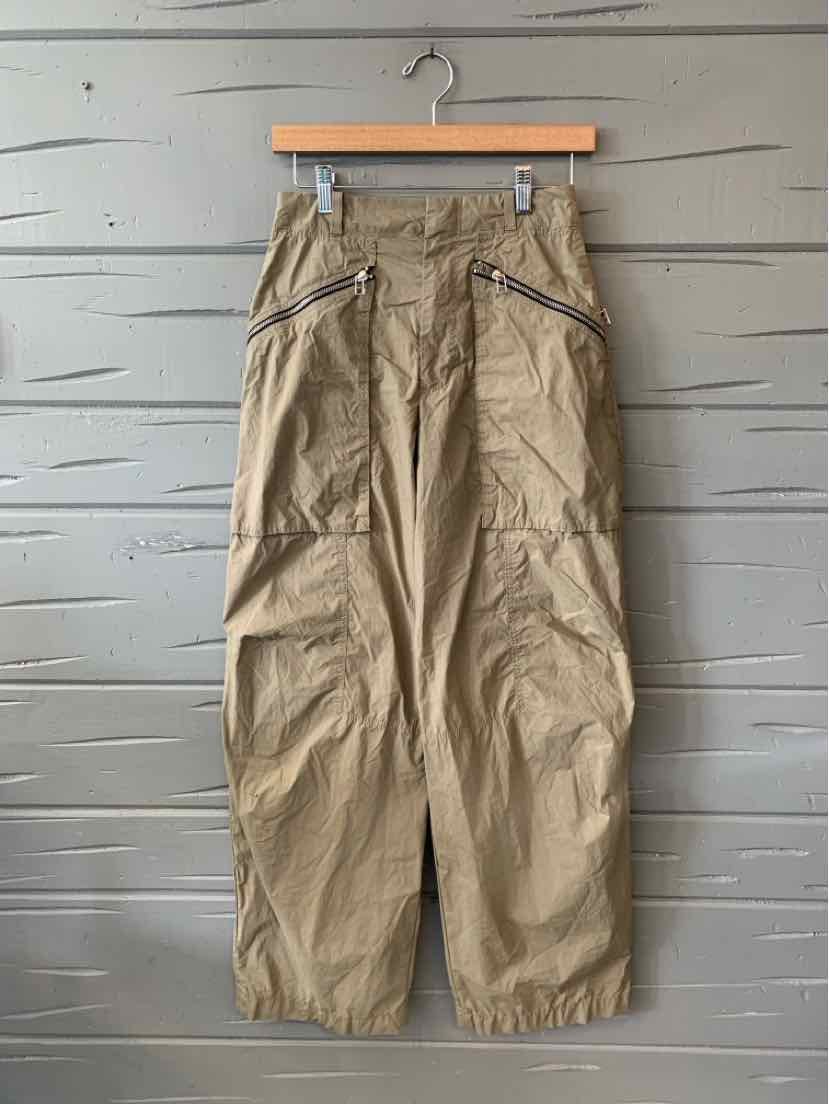 Beige high-waist cargo pants with elastic cuffs and zipper pockets, lightweight fabric, size XS.