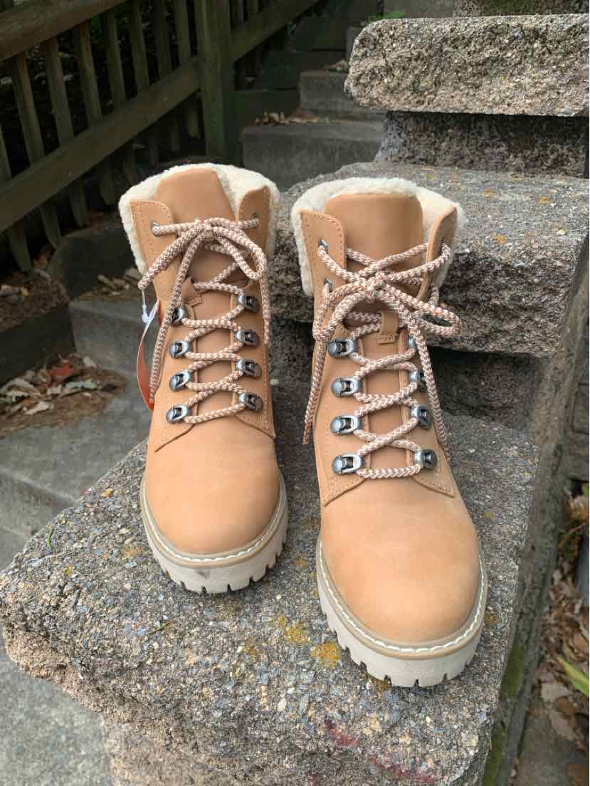 W DOLCE VITA TAN Size 7.5 BOOT