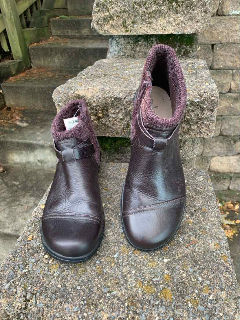 W CLARKS BR Size 7.5 BOOT