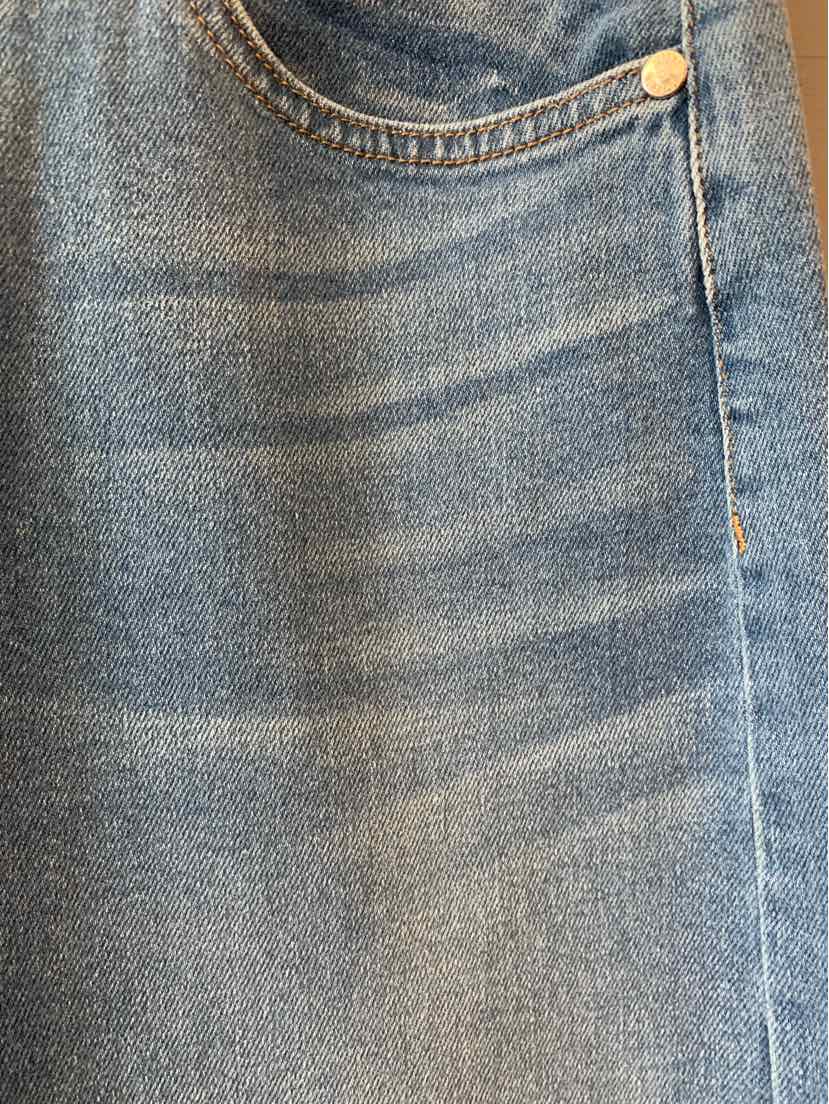 W DJERF AVENUE BL Size 4 J