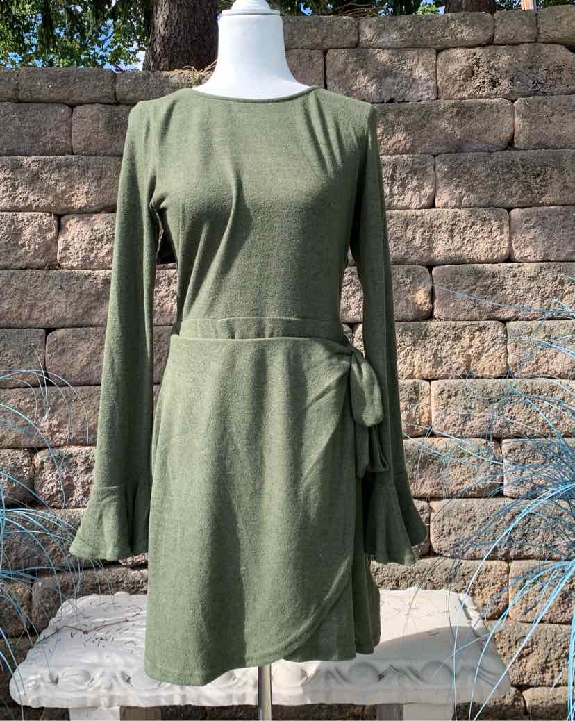 W LULUS GR Size MED DR