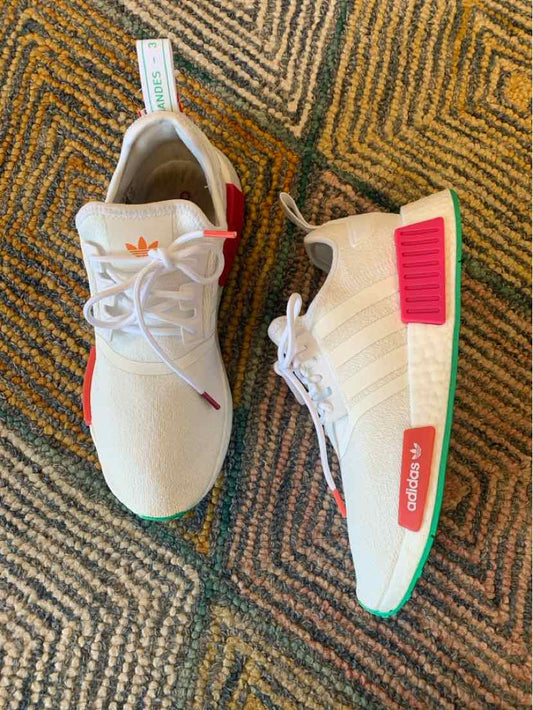 W ADIDAS WH Size 9 SNEAKER