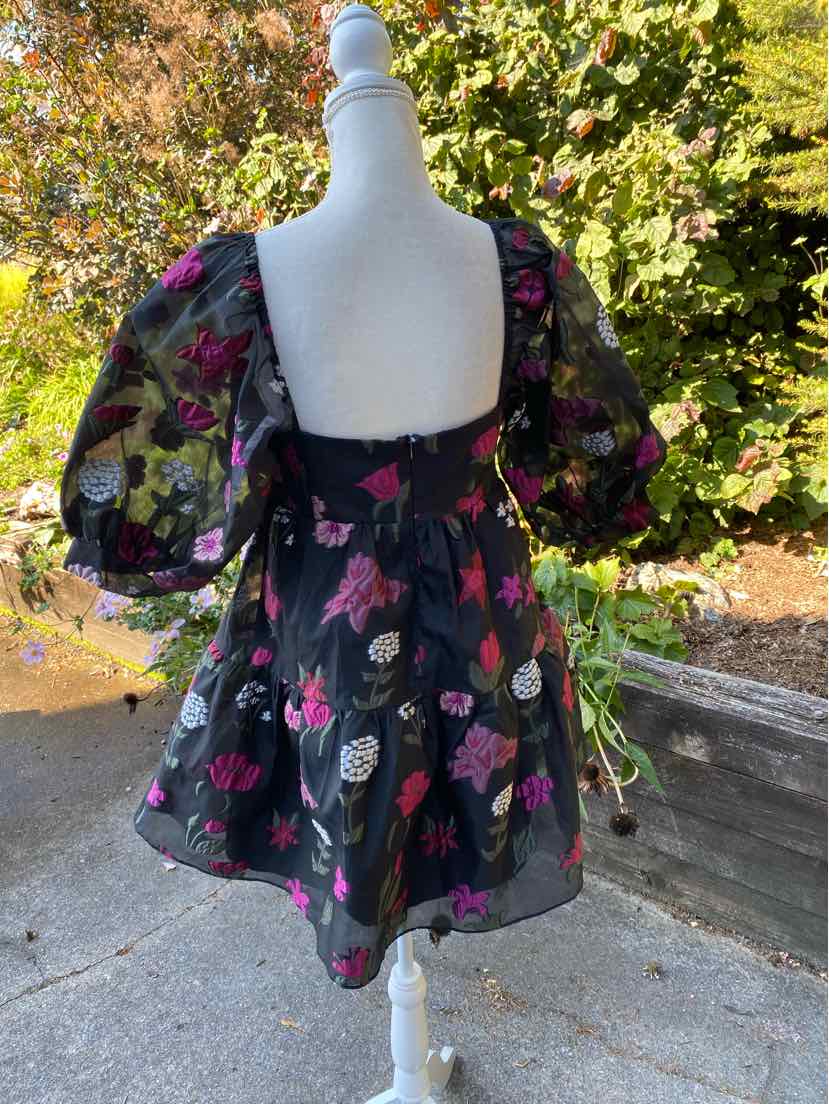 W AMANDA UPRICHARD BK Size LG DR