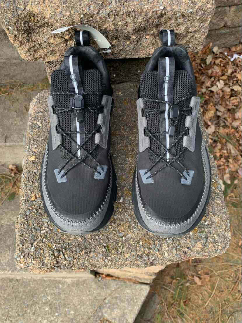 W ON CLOUD BK Size 9.5 SNEAKER