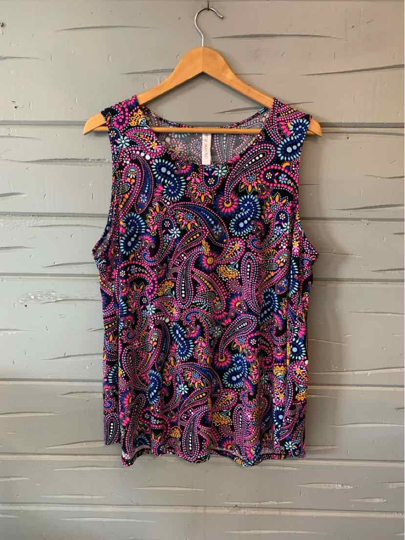 Sleeveless tank top in lightweight fabric with vibrant multicolor paisley print and scoop neckline.