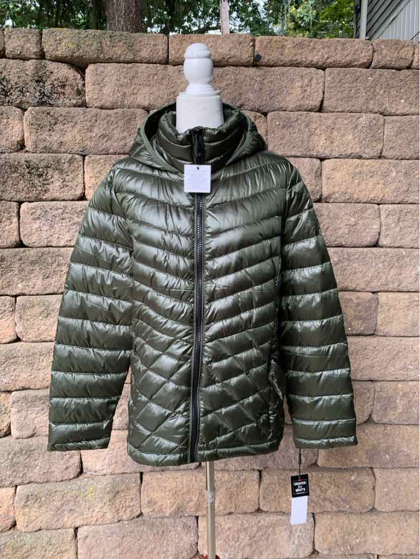 Olive green quilted puffer jacket with high collar and front zipper, size XL.
