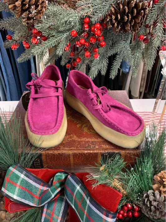 W CLARKS FUCHSIA Size 7.5 SHOE