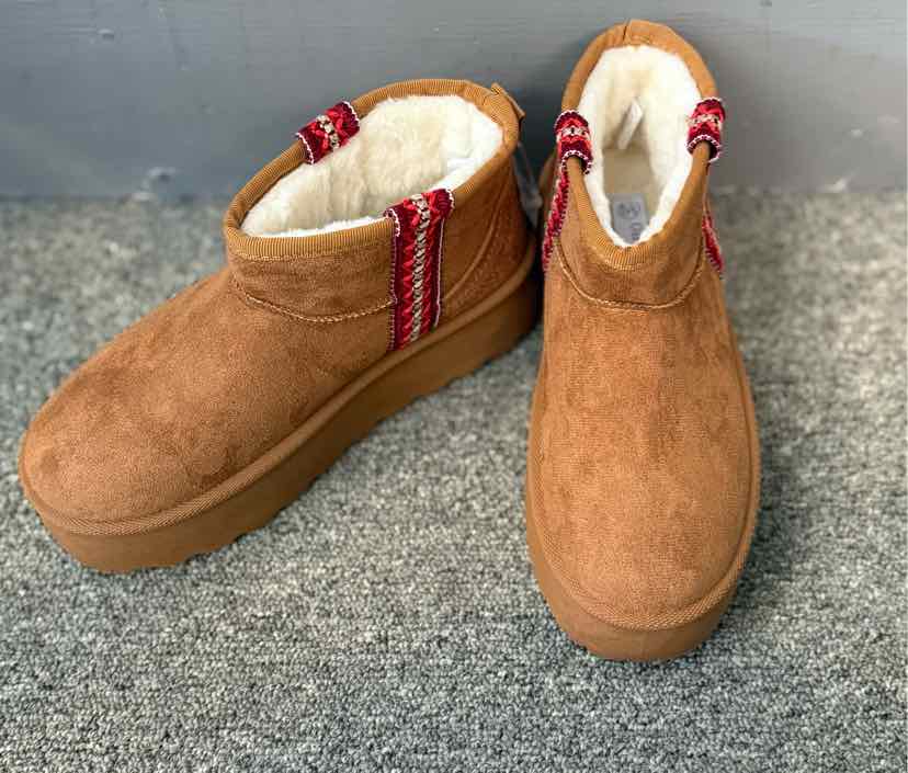 W OLIVIA & KATE TAN Size 5.5 BOOT