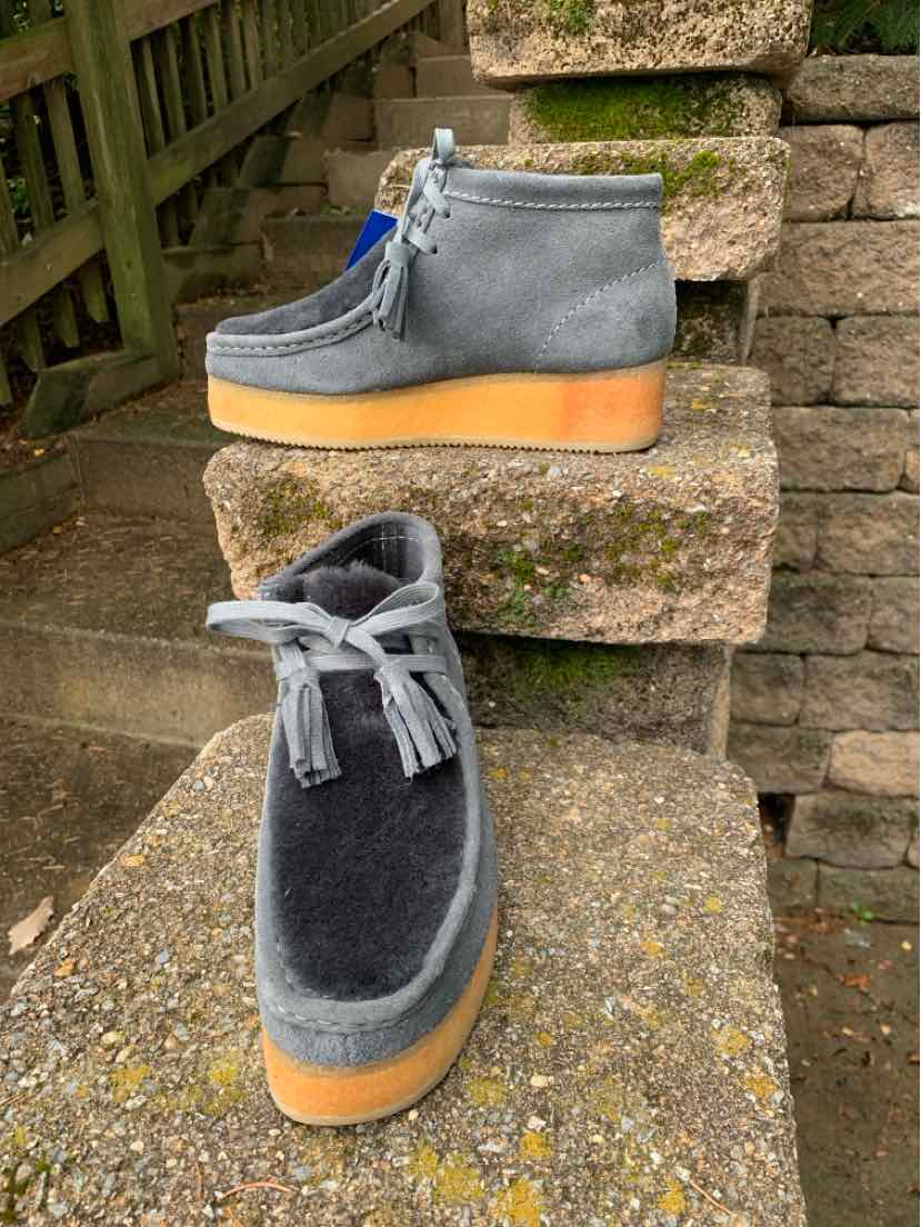W CLARKS NY Size 7.5 BOOT