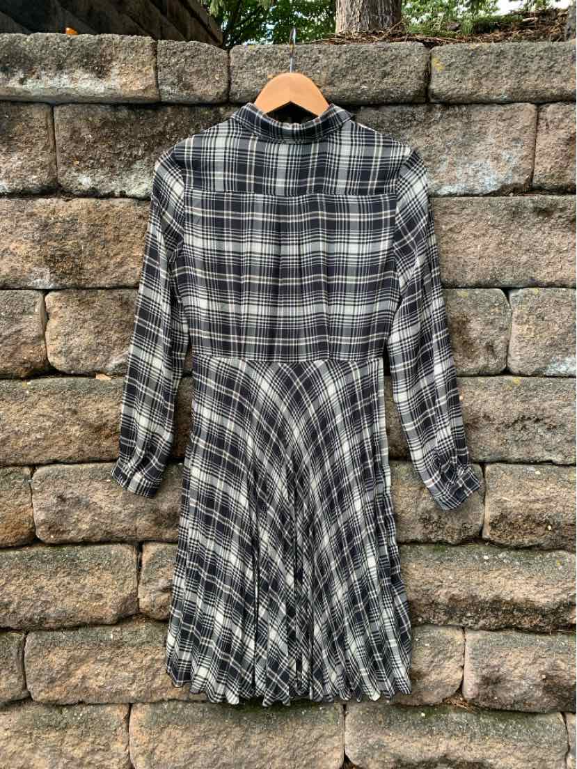 W BANANA REPUBLIC BK Size 2 DR