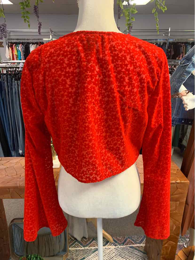 W WILD FABLE RD Size MED T