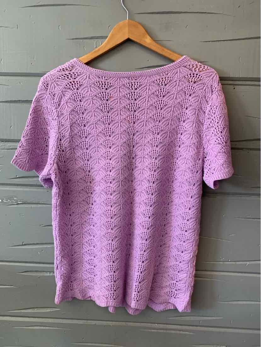 Lavender short-sleeve knit top with scalloped edges and eyelet pattern, size large.