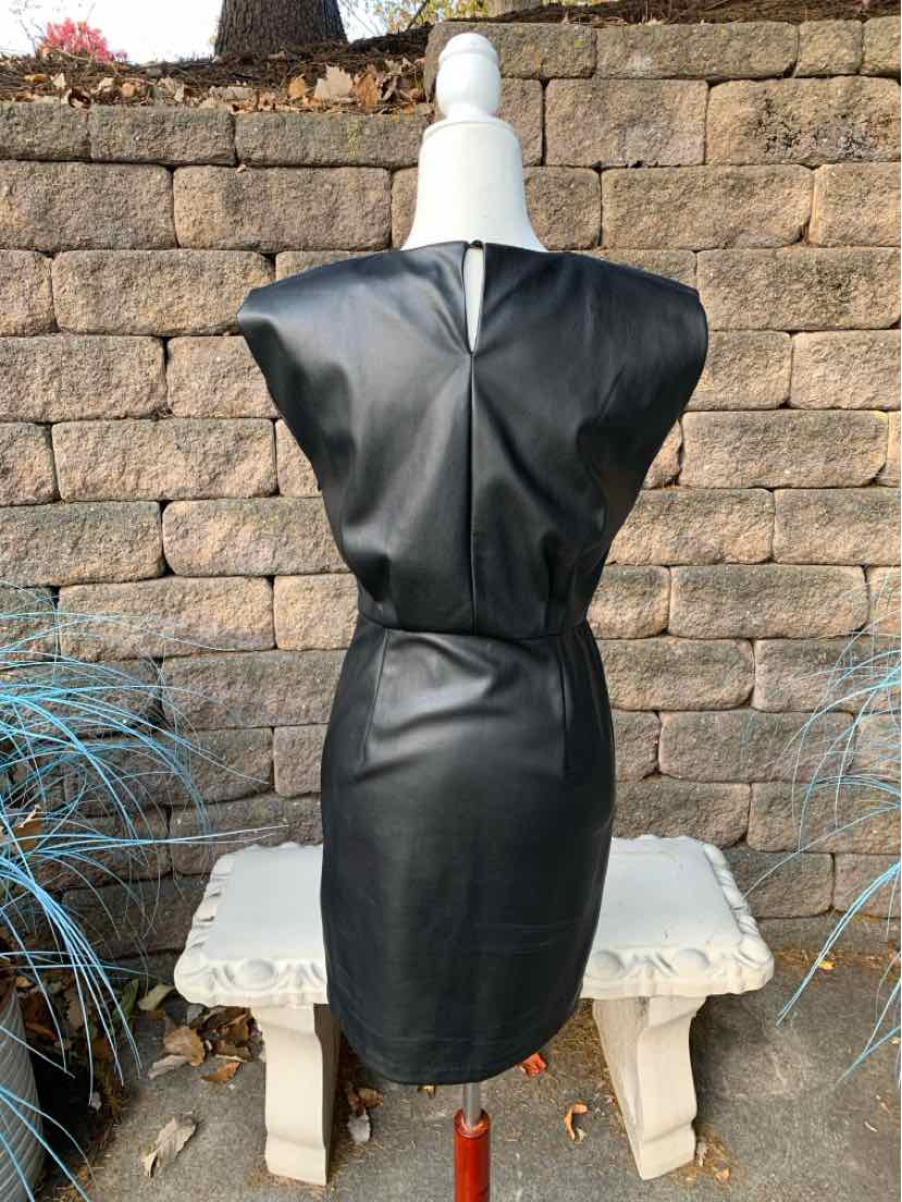 W BISHOP + YOUNG BK Size MED DR