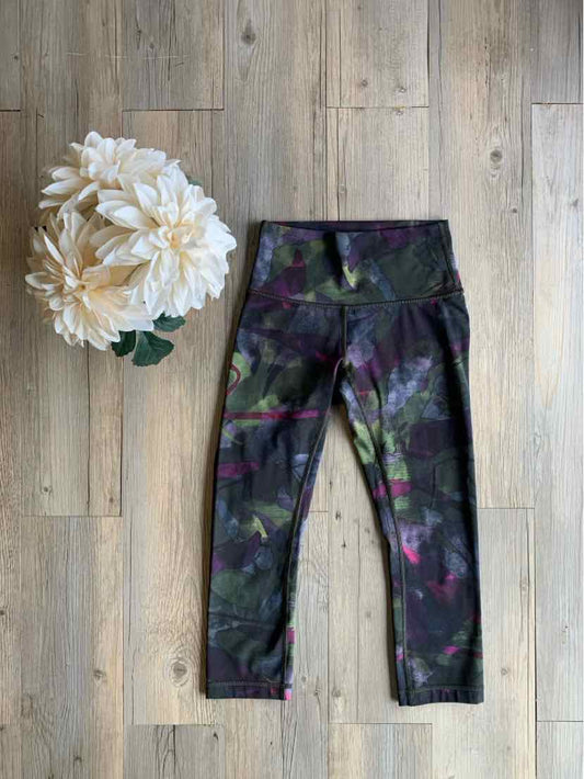 W LULULEMON MULTI Size 4 AW